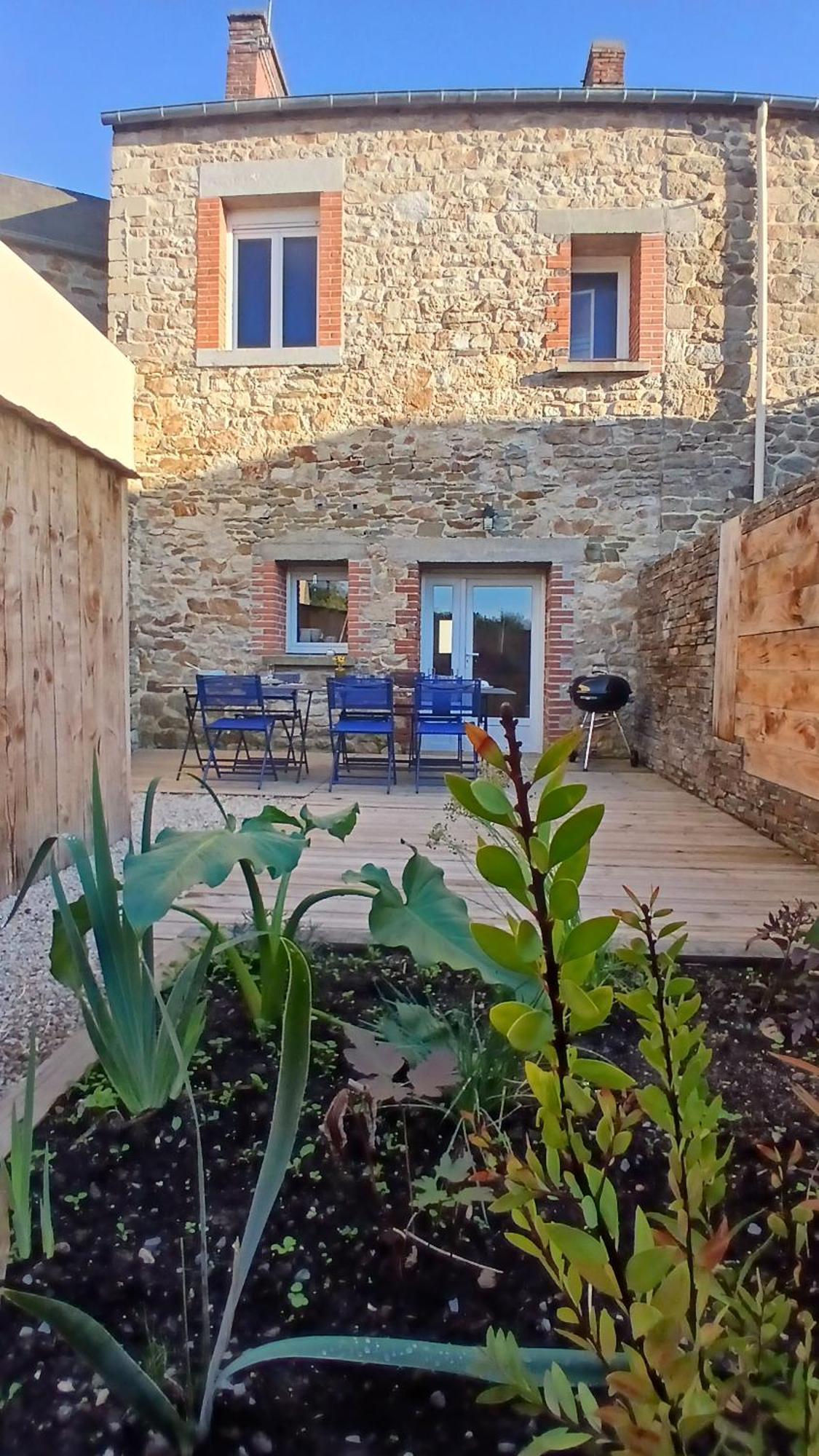 Au Bout Du Mont Villa Pontorson Luaran gambar